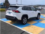 2022 Toyota RAV4 XLE 4dr All-Wheel Drive  - Photo 3 of 19