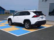 2022 Toyota RAV4 XLE 4dr All-Wheel Drive  - Photo 5 of 19