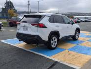 2021 Toyota RAV4 XLE 4dr Front-Wheel Drive  - Photo 3 of 19
