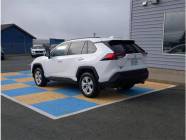 2021 Toyota RAV4 XLE 4dr Front-Wheel Drive  - Photo 5 of 19