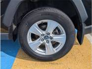 2021 Toyota RAV4 XLE 4dr Front-Wheel Drive  - Photo 6 of 19