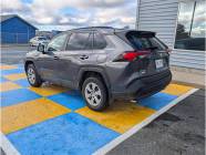 2021 Toyota RAV4 LE 4dr All-Wheel Drive  - Photo 5 of 19