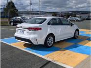 2020 Toyota Corolla LE (CVT) 4dr Sedan  - Photo 3 of 17