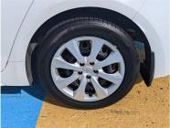 2020 Toyota Corolla LE (CVT) 4dr Sedan  - Photo 6 of 17