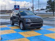 2022 Jeep Compass North 4dr 4x4  - Photo 2 of 18