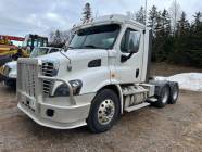 2017 Freightliner Cascadia Day Cab Tractor