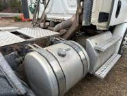 2017 Freightliner Cascadia Day Cab Tractor - Photo 8 of 9