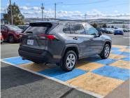 2021 Toyota RAV4 LE 4dr Front-Wheel Drive  - Photo 3 of 18