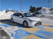 2020 Toyota Corolla LE (CVT) 4dr Sedan  - Photo 2 of 17