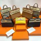 Branded Ladies Hand bags 200 pieces per pallet - Photo 7 of 8