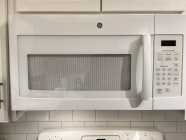 Ceramic top range and microwave - Photo 1 of 2