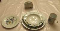 CHRISTMAS CHINA DISH SET