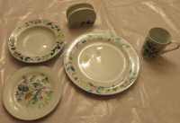 CHRISTMAS CHINA DISH SET - Photo 2 of 8