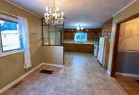 Clean 3 bedroom 2 bathroom house - Photo 1 of 6