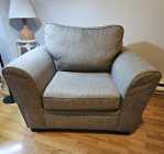 Comfortable chair in pristine condition - Photo 1 of 3