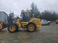 DEERE 444L loader - Photo 1 of 7