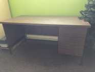 Desk - Photo 1 of 2