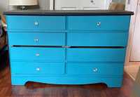For sale Dresser 6 Drawer. 