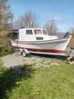 22 ft boat with cabin. Cabin has stand-up washroom ...