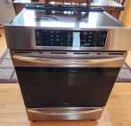 Frigidaire induction range - Photo 3 of 8