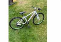 Girls Raleigh LILY bike. slightly used