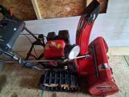 Honda snowblower - Photo 1 of 2