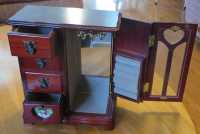 JEWELRY CASE - Photo 2 of 4