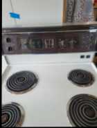 GE Kitchen Range. 1980's. Good Condition - Photo 1 of 3