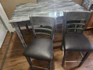 Kitchen table and 4 chairs - Photo 1 of 2