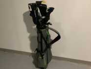 Ladies right handed golf clubs and golf bag.