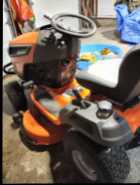 Lawn tractor  - Photo 2 of 7