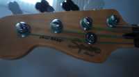 Left Handed Bass Guitar - Photo 2 of 4