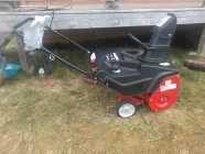 Like new gas powered snow thrower