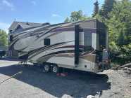 LS32 FW Lifestyle 5th Wheel - Photo 3 of 16