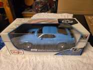 Maisto Diecast 1:18 Cars #1 - Photo 2 of 8