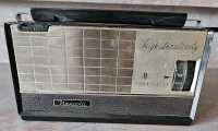 Nanaola transistor radio 