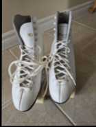 new ladies roller skates  size 7 1/2