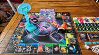 (( NEW)) SPACE JAM MONOPOLY BOARD GAME  - Photo 3 of 6
