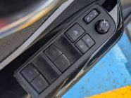 2022 Toyota C-HR Limited - Photo 8 of 17