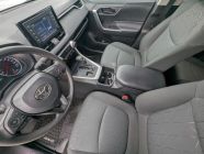 2022 Toyota RAV4 LE - Photo 9 of 18