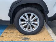 2023 Toyota Corolla Cross LE - Photo 6 of 17