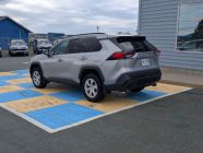 2020 Toyota RAV4 LE - Photo 5 of 13