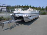 Pontoon Boat + motor + trailer (2004)