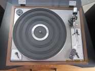 Realistic R-8010 Fully Automatic Turntable - Photo 1 of 3