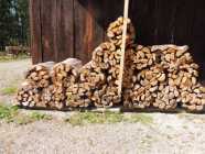 FIREWOOD BUNDLES $6.00 & TRUCK LOAD
