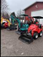 Skid steer  - Photo 3 of 5