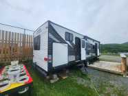 Springdale 303BH travel trailer - Photo 1 of 10