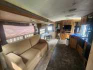 Springdale 303BH travel trailer - Photo 5 of 10