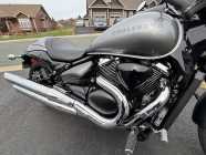 Suzuki Boulevard M90 Motorcycle - Photo 3 of 6