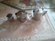 Tea pots and milk jug